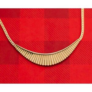 Vintage Mid Century Gold Tone Choker Necklace by Avon 15 1/2 Inches - O10